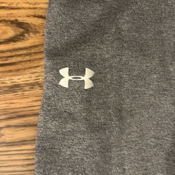 LIKE NEW! Mens Under Armour NDSU sweatpants- size Large - Picture 3 of 6